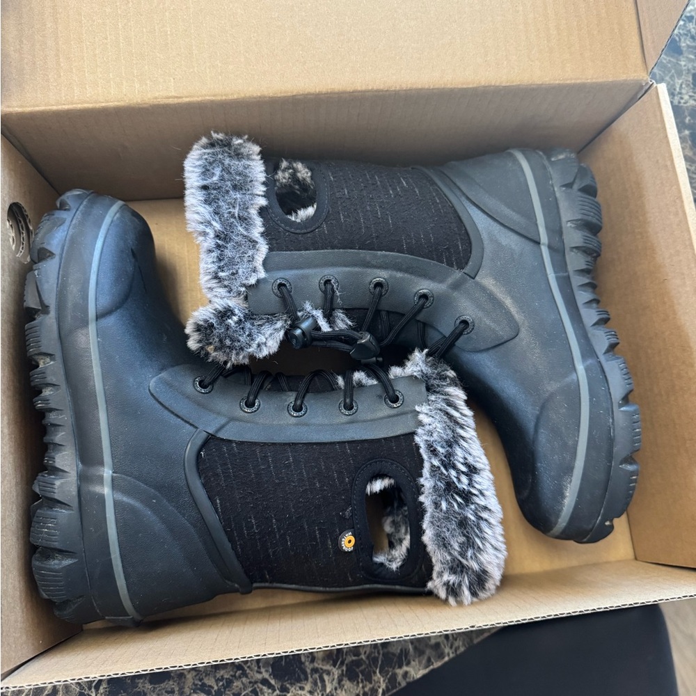 Bogs Black Kids' Winter Boots with Fur Lining